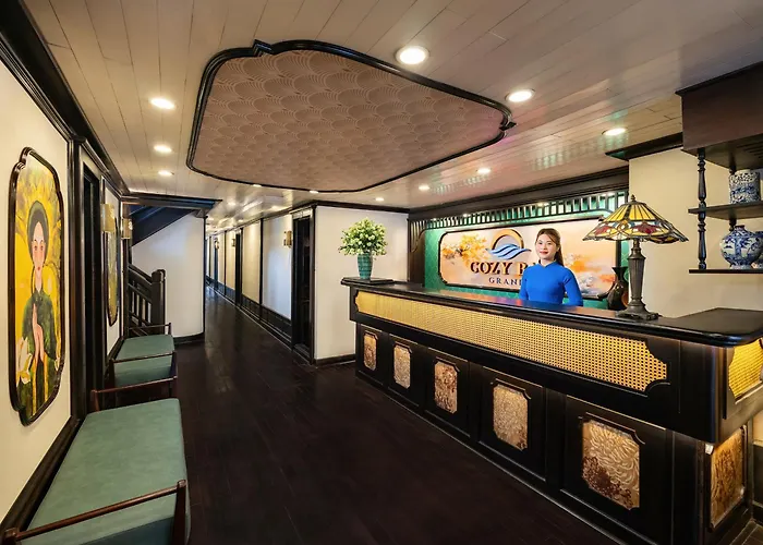 Cozy Bay Grand Cruise 4* Hạ Long