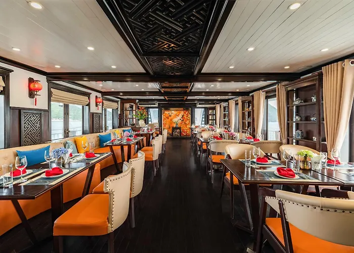Cozy Bay Grand Cruise 4* Hạ Long