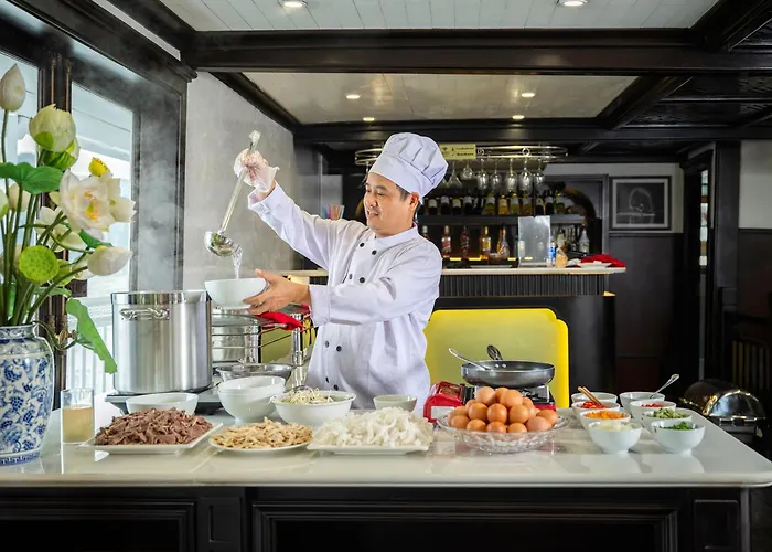 Cozy Bay Grand Cruise Botel 4*
