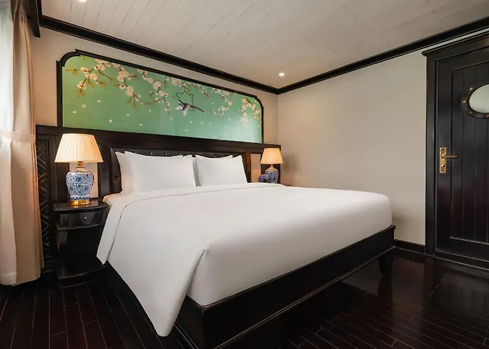 Cozy Bay Grand Cruise Botel