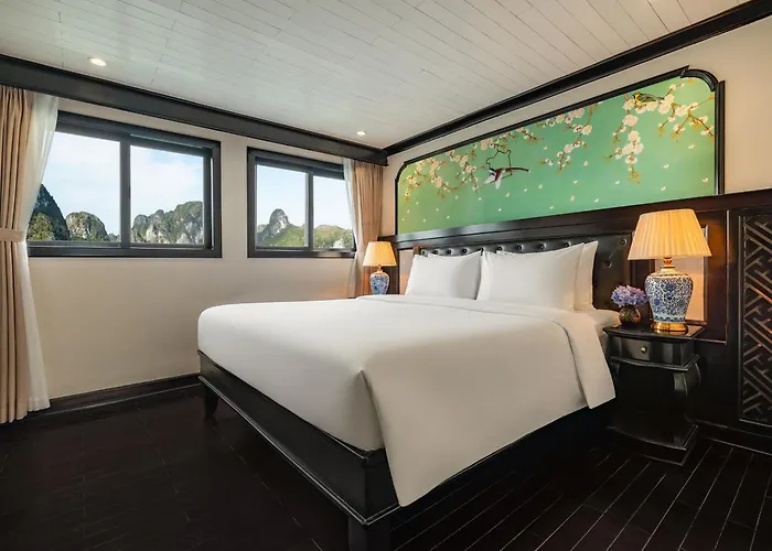 Botel Cozy Bay Grand Cruise Hạ Long
