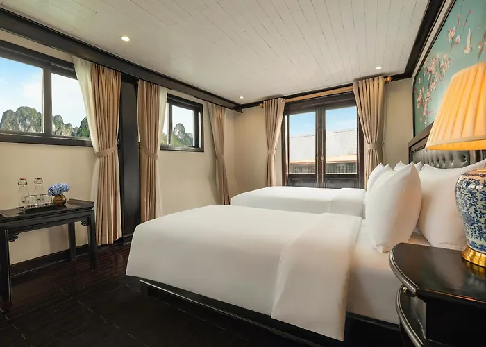 Botel Cozy Bay Grand Cruise 4*