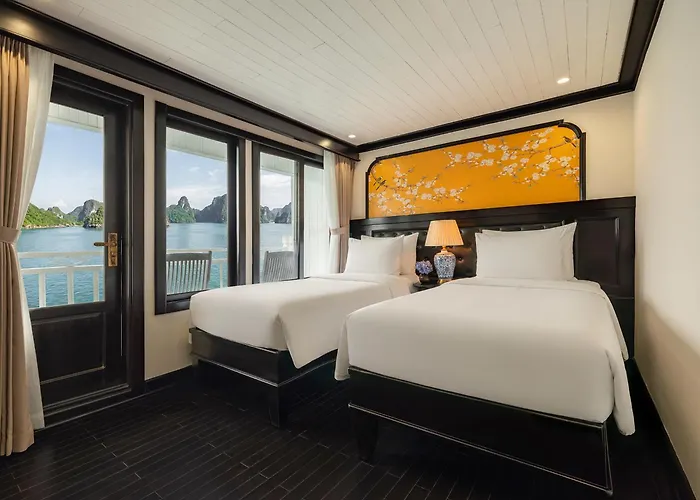 Cozy Bay Grand Cruise 4* Hạ Long