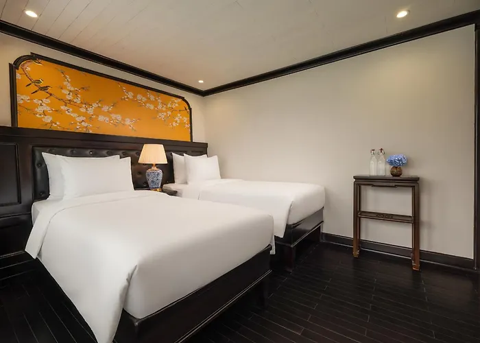 Cozy Bay Grand Cruise