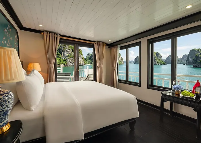 Botel Cozy Bay Grand Cruise 4*